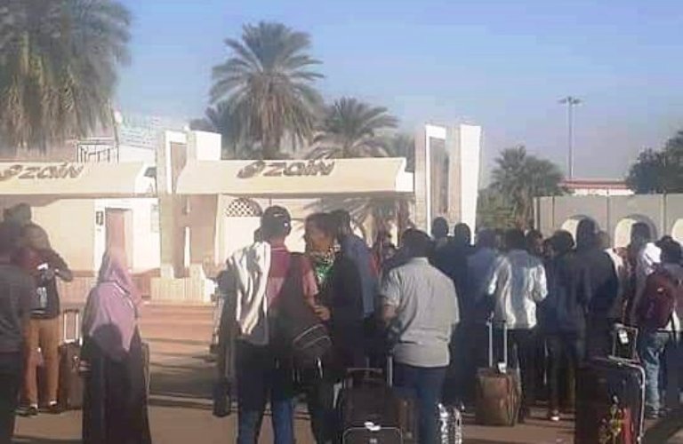 Sudanese youth who returned from Libya outside Khartoum airport on 28 January, 2020 (ST photo)