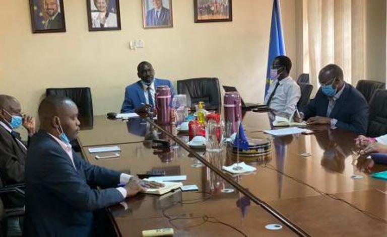 Dhieu Matouk deputy chief mediator chairs a peace meeting between the government and Darfur groups on 26 April 2020 (SUNA photo)