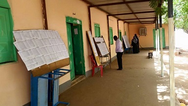 مركز اقتراع خالي بضاحية بري في الخرطوم - سودان تربيون