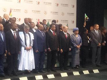 صورة جماعية تجمع الرئيس السوداني مع الرؤساء الأفارقة بجوهانسبيرج ـ الأحد 14 يونيو 2015