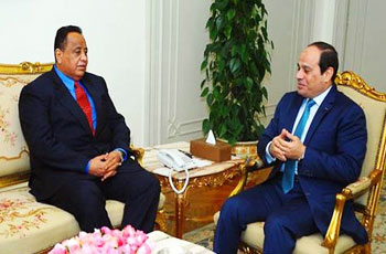 الرئيس المصري يلتقي وزير الخارجية السوداني في القاهرة، الأحد 10 يناير 2016 (وكالات)