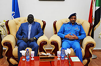 مديرا قوات الشرطة في السودان وجنوب السودان..صورة من 