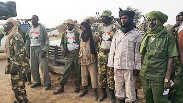 منشقو العدل والمساواة بقيادة مهدي جبل مون في عاصمة جنوب دارفور... صورة لـ(سودان تربيون)