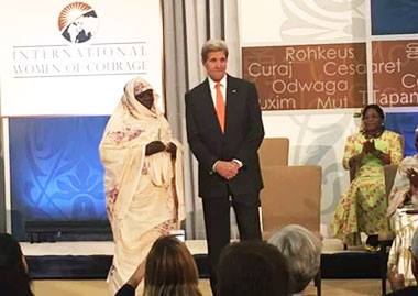 وزير الخارجية الأميركي والسيد السودانية عوضية محمد - وكالات