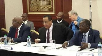 وزير الخارجية السوداني في اجتماع 