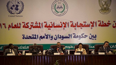 مسؤولو الحكومة السودانية والأمم المتحدة أثناء تدشين خطة الاستجابة الإنسانية للعام 2016..الثلاثاء 12 يوليو 2016 صورة لـ(سودان تربيون)