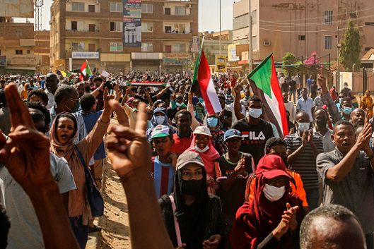 محتجون في الخرطوم يرفضون الانقلاب على الشراكة .. (الاوربية)