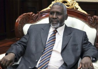نائب الرئيس السودانى الحاج ادم يوسف