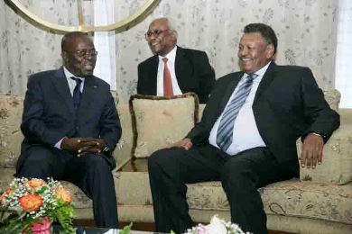 النائب الاول لرئيس الجمهورية يستقبل رئيس وزراء جمهورية افريقيا الوسطي في الاربعاء 11 يونيو 2014  (سونا)