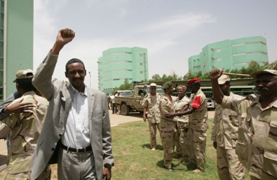 القائد حمدتي يحي جنوده في الخرطوم (سودان تربيون)