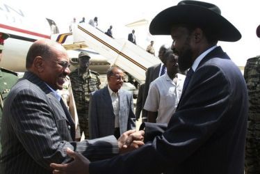 الرئيس السوداني عمر حسن البشير ونظيره الجنوبي سلفا كير (صورة من الارشبف)
