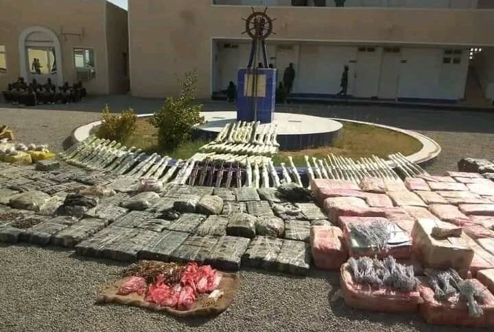 Sudnese navy display arms and ammunition seized from Yemeni boat off Sudanese coasts on September 24, 2022