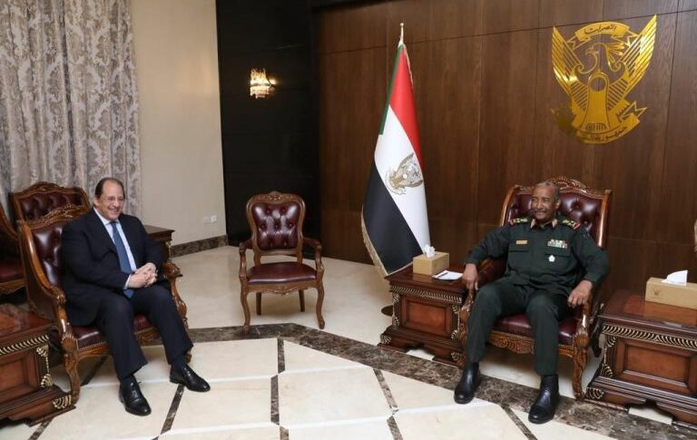 Al-Burhan receives Egyptian intelligence chief Kamed on January 2, 2023