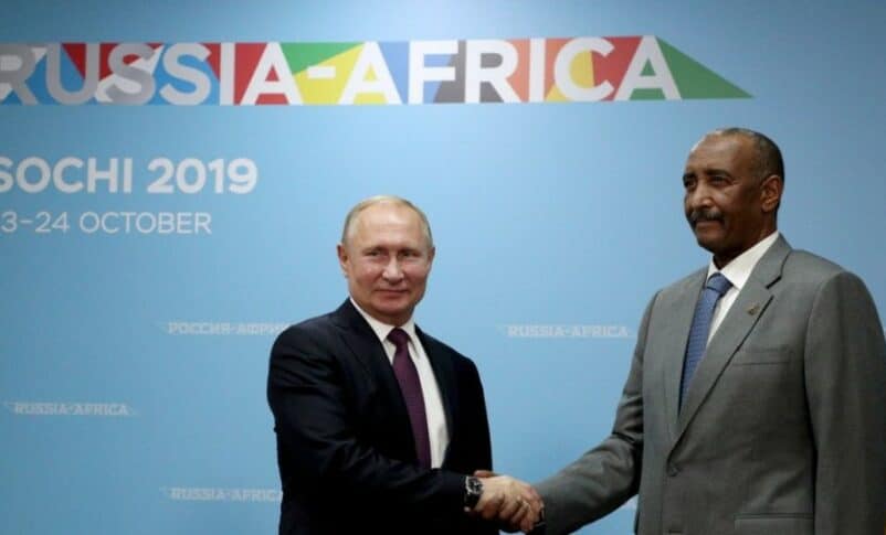 Al-Burhan shakes hands with President Putin on October 23, 2019