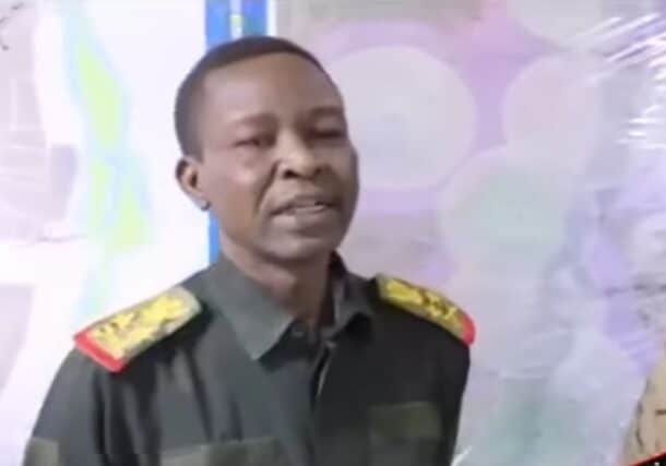 Shams al-Din al-Kabashi, Deputy Commander-in-Chief of the Sudanese Armed Forces speaks to his troops atthe Wadi Saydna base on Octpber 21, 2023