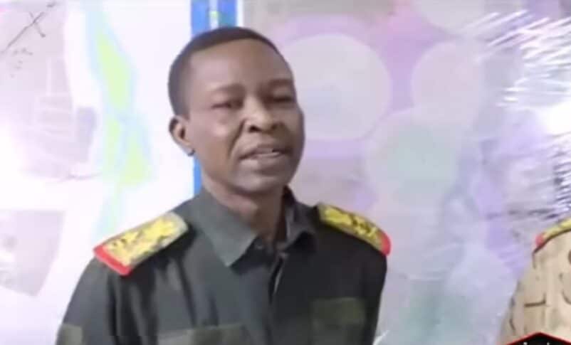 Shams al-Din al-Kabashi, Deputy Commander-in-Chief of the Sudanese Armed Forces speaks to his troops atthe Wadi Saydna base on Octpber 21, 2023