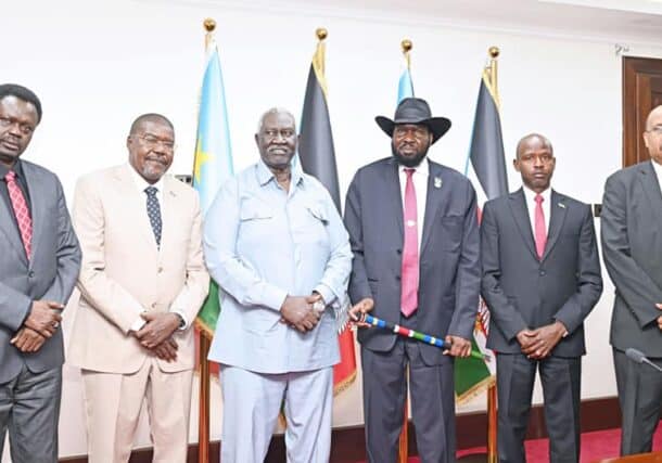 President Kiir poses with s leaders of Sudanese groups that signed the Juba peace agreement on October 25, 2023