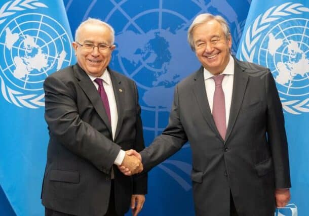 Secretary-General António Guterres (R) shakes hands with Ramtane Lamamra, on September 26n2022 (UN photo).