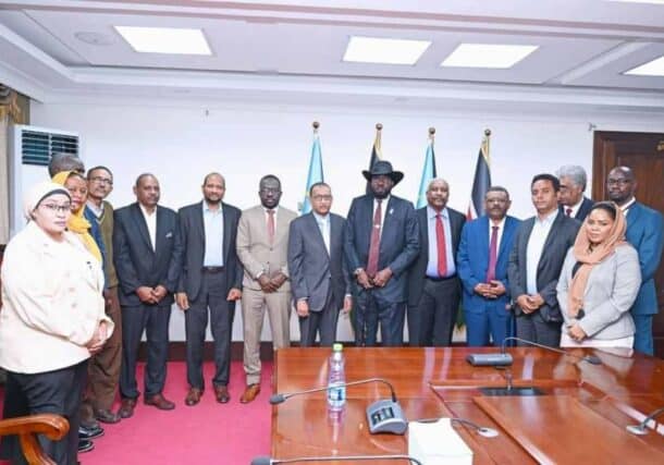 President Kiir poses with the FFC visiting delegation on November 22, 2023