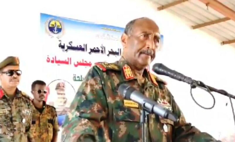 Al-Burhan addressing the army officers in the Red Sea Military Area on December 21, 2023