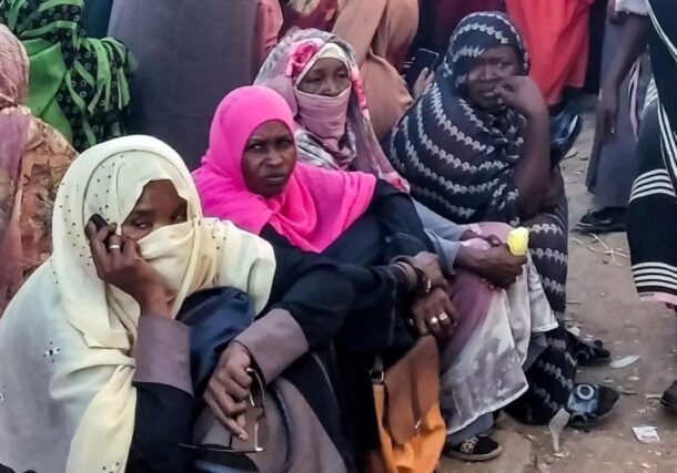 Women forced to flee their homes due to fighting in Al-Jazirah state, on December 30, 2023 (AFP photo)