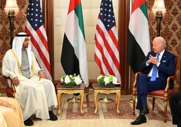 U.S. President Joe Biden (R) and UAE President Sheikh Mohamed bin Zayed meet in Jeddah on July 16, 2022. (AFP photo)