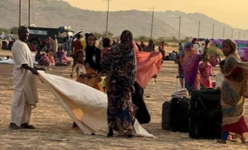Civilians who fled Al Jazirah camp in the open in the Gedaref state.