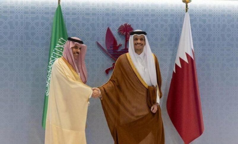 Saudi foreign minister (L) and Qatari Prime Minister and foreign affairs minister on December 2023 (SPA photo)