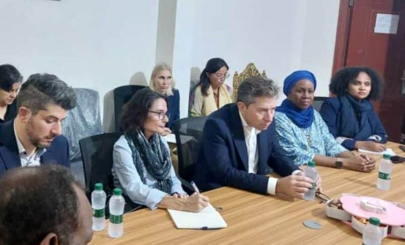 UN top Humanitarian Tom Fitcher discusses with Sudanese officials the needs of IDPs camps on November 24, 2024