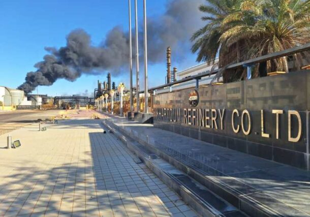 Smoke billows from the Khartoum refinery as fires continue to rage. (Photo Sudan Tribune)