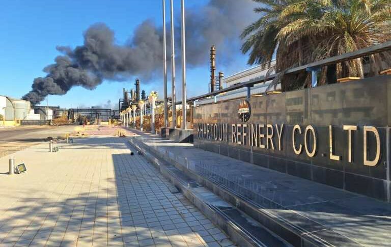 Smoke billows from the Khartoum refinery as fires continue to rage. (Photo Sudan Tribune)