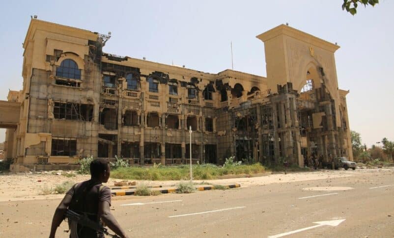 Sudanese soldier heading to the presidential place in Khartoum, on March 21, 2025 - AP photo