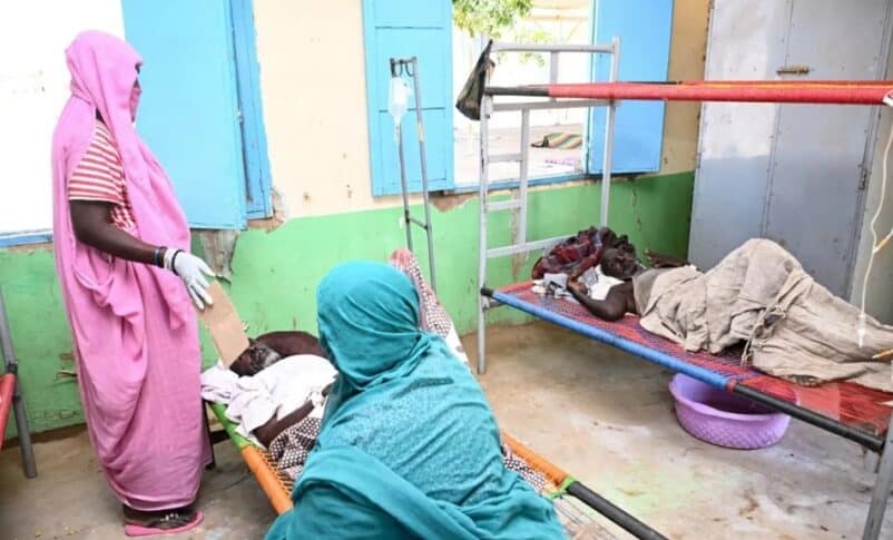 Cholera patients receive treatment at a clinic in Sudan's Red Sea state. (File photo: AFP)