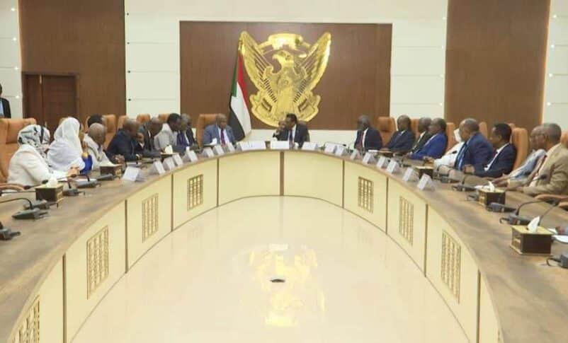 Idris meets with Sudan's acting cabinet before announcing its dissolution on June 1, 2025