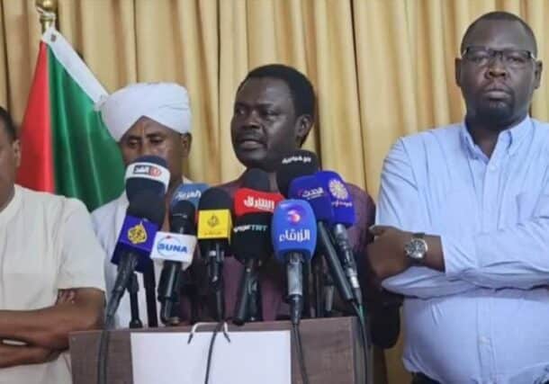 Minni Minawi speaks to reporters in Port Sudan about the need to protect El Fasher on July 28, 2025