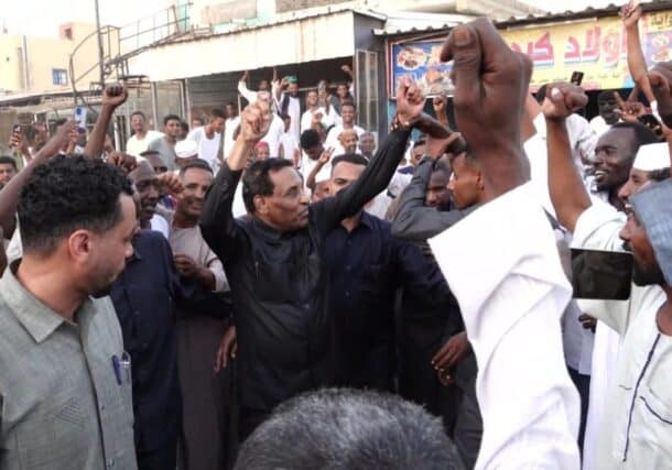Prime Minister Kamil Idris greets Khartoum inhabitants during his first visit to the Sudanese capital on July 18, 2025, SUNA photo.
