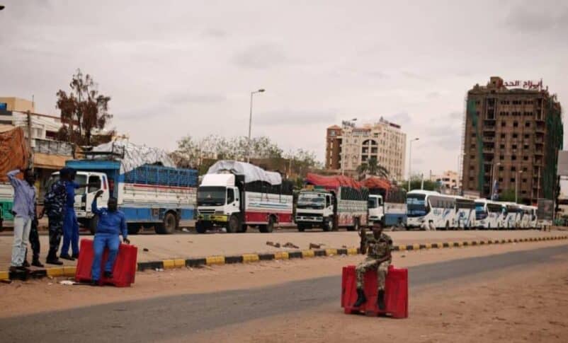 Foreign refugees are transported to camps near Sudanese-borders, SUNA file photo