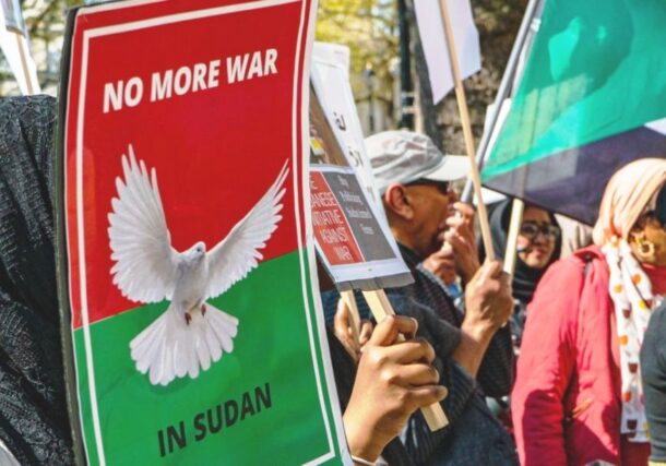 Sudanese demonstrate againt war iin the country , Peace Direct photo