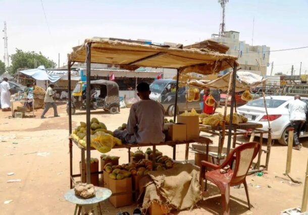 A vegetable vendor in a Khartoum street, AFP photo