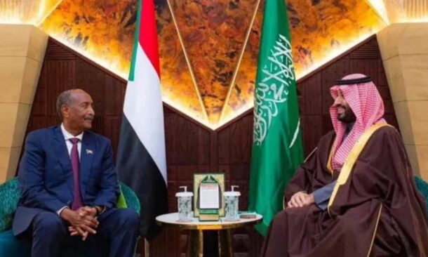 Abdel Fattah al Burhan meets with the Saudi Crown Prince Mohamed ben Salman in Riyadh on Dec 15, 2025