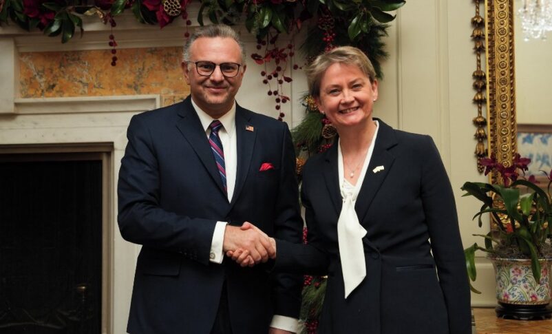 UK Foreign Minister Yvette Cooper shakes hands with US Senior Advisor for Africa on Dec 10, 2025