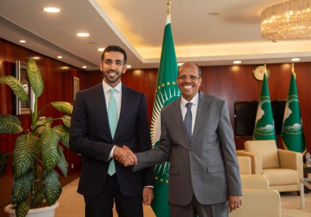 Mahmoud Ali Youssouf, Chairperson of the AUCshakes hand with Sheikh Shakhboot bin Nahyan Al Nahyan, UAE Minister of State in Addis Ababa on Jan 6, 2026