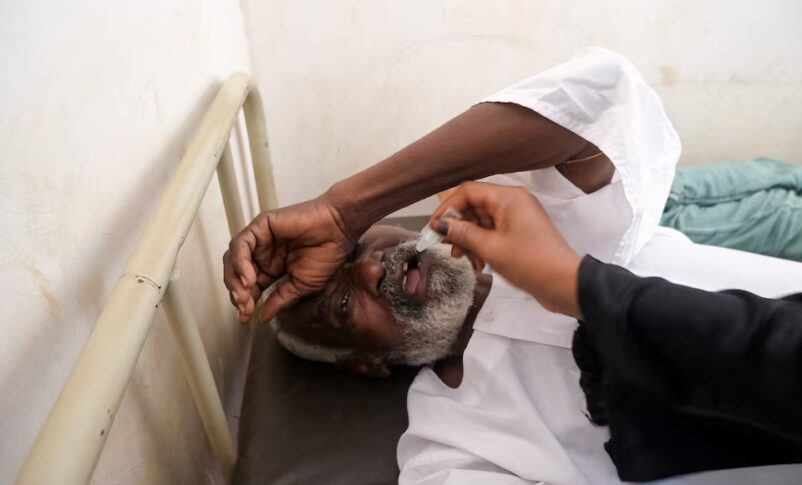 An elderly Sudanese man receives a dose of a cholera vaccine at Omdurman Hospital, September 22, 2025. Reuters photo