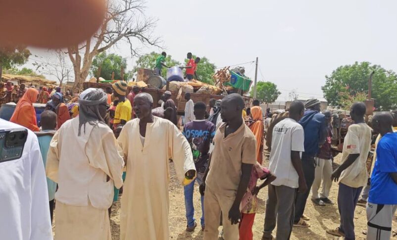 Displaced civilians arrive in Gaissan on March 28, 2026