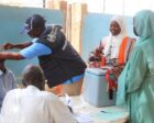 A medical worker administers a preventive cholera vaccine to a displaced civilian in Tawila, North Darfur. (Photo: WHO)
