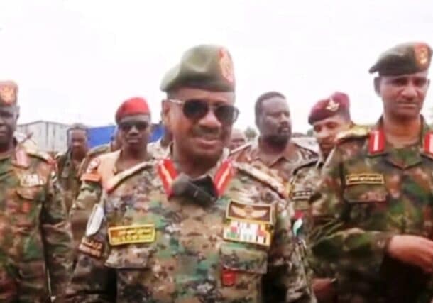 General Ismail El Tayeb, commander of the army's 4th Infantry Division, visited frontline positions in Fazughli on August 28, 2026
