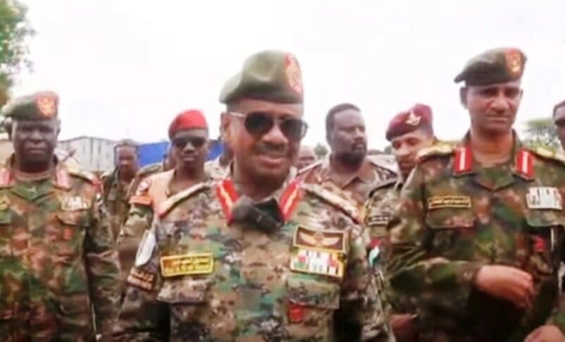 General Ismail El Tayeb, commander of the army's 4th Infantry Division, visited frontline positions in Fazughli on August 28, 2026