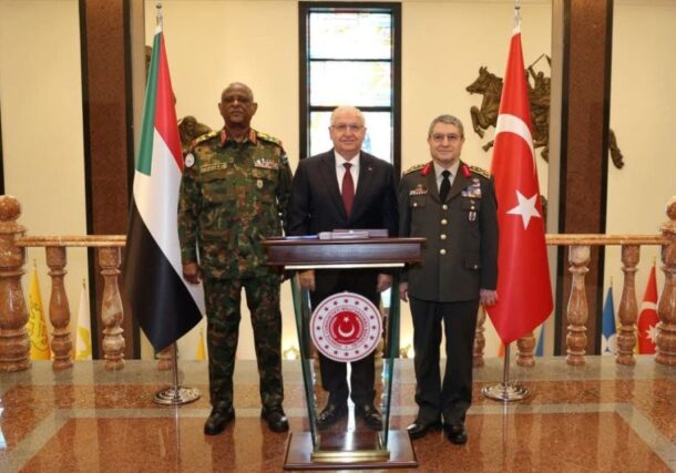 Turkish Defence Minister Yaşar Güler (C) met with Sudanese Chief of Staff Yassir al-Atta (L) in Ankara during an official visit extended by Turkish Chief of Staff General Selçuk Bayraktaroğlu on Aug 17, 2026
