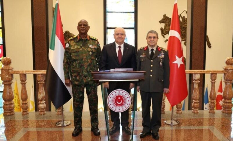 Turkish Defence Minister Yaşar Güler (C) met with Sudanese Chief of Staff Yassir al-Atta (L) in Ankara during an official visit extended by Turkish Chief of Staff General Selçuk Bayraktaroğlu on Aug 17, 2026