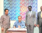 Darfur Governor Minni Minawi (2R) poses with Malaysian Health Minister Dzulkefly Ahmad in Kuala Lumpur on Oct 30, 2026